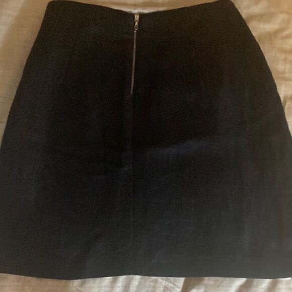 Les Copains A Line skirt with exposed back zipper. Beige/black. Size 42/6. - Picture 4 of 8